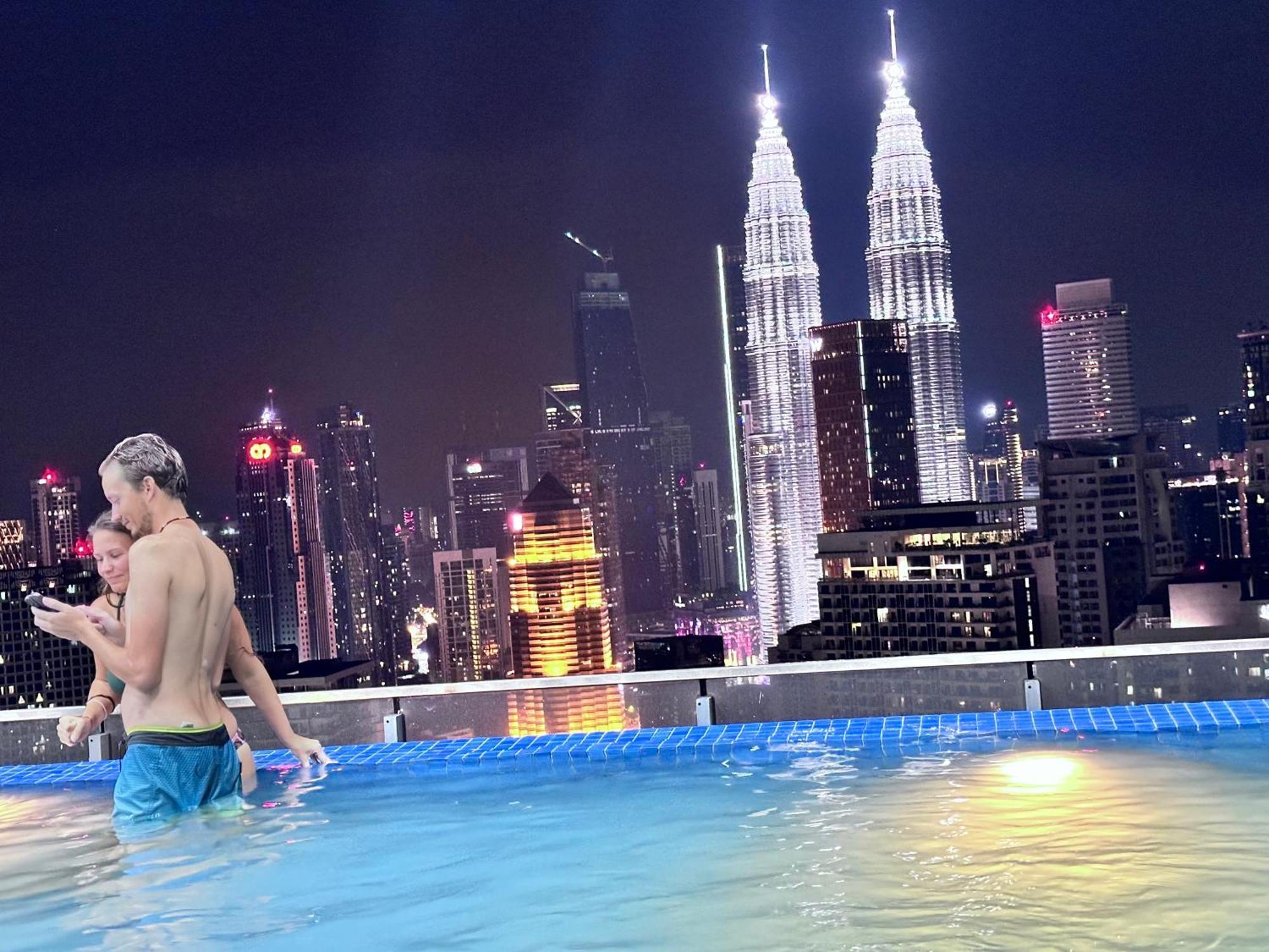クアラルンプールThe Luxe Infinitum Klcc By Saharaアパートメント エクステリア 写真